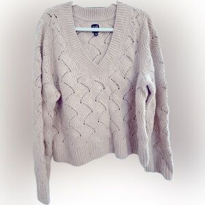 Dusty rose v-neck sweater, GAP size XL.